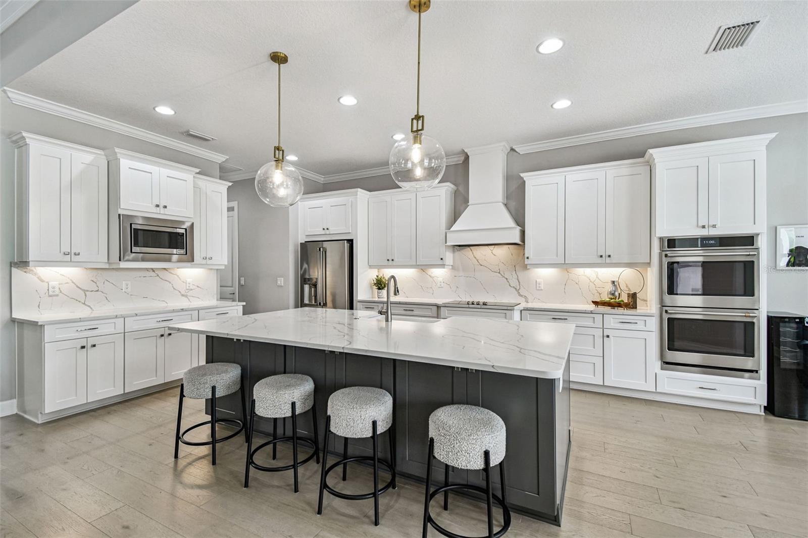 4054 ROCKY SHORES Dr TAMPA, FL 33634