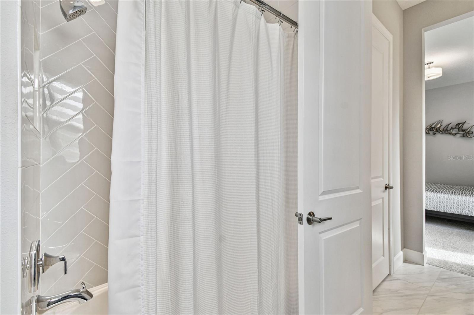 4054 ROCKY SHORES Dr TAMPA, FL 33634