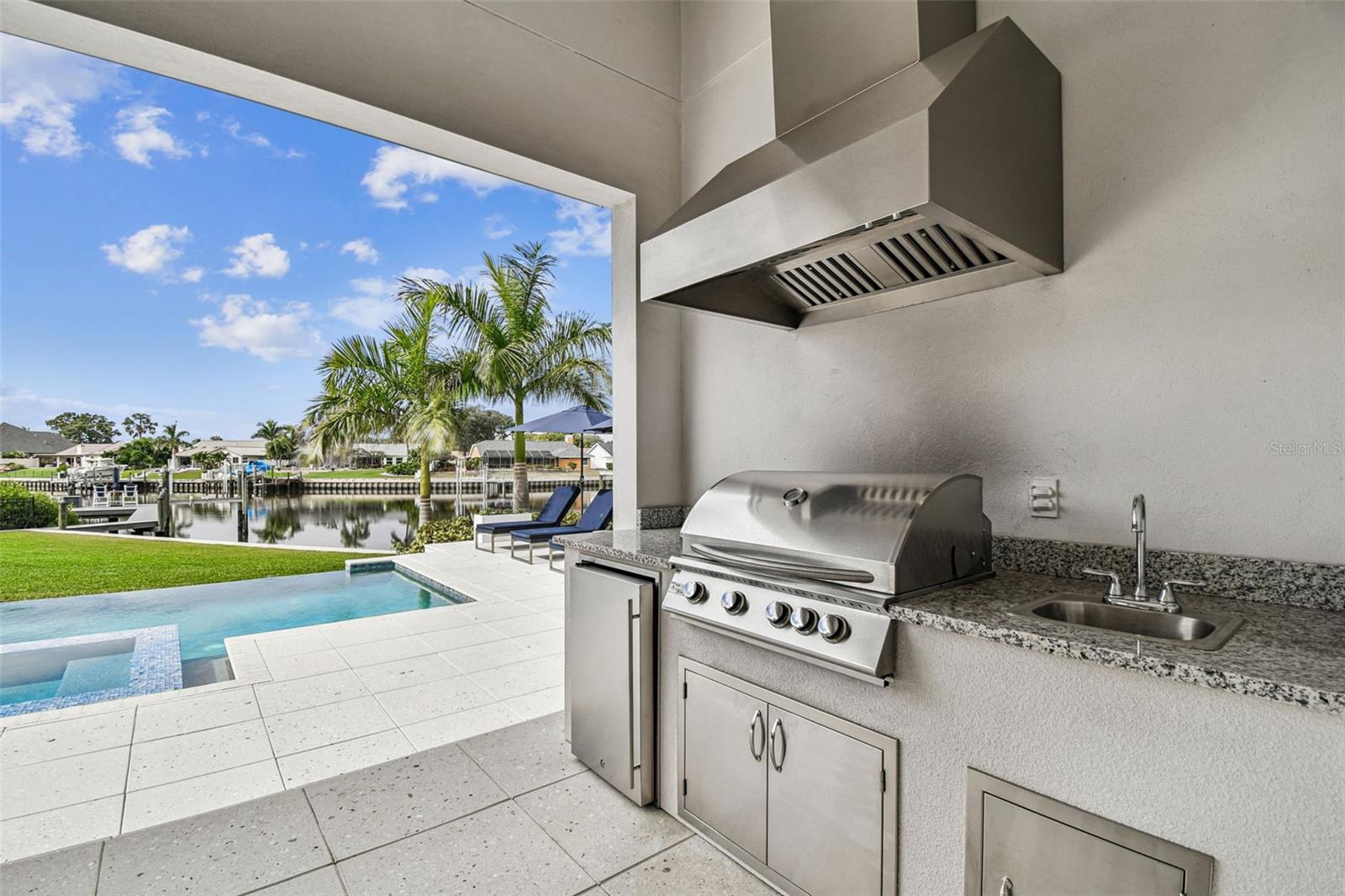 4054 ROCKY SHORES Dr TAMPA, FL 33634