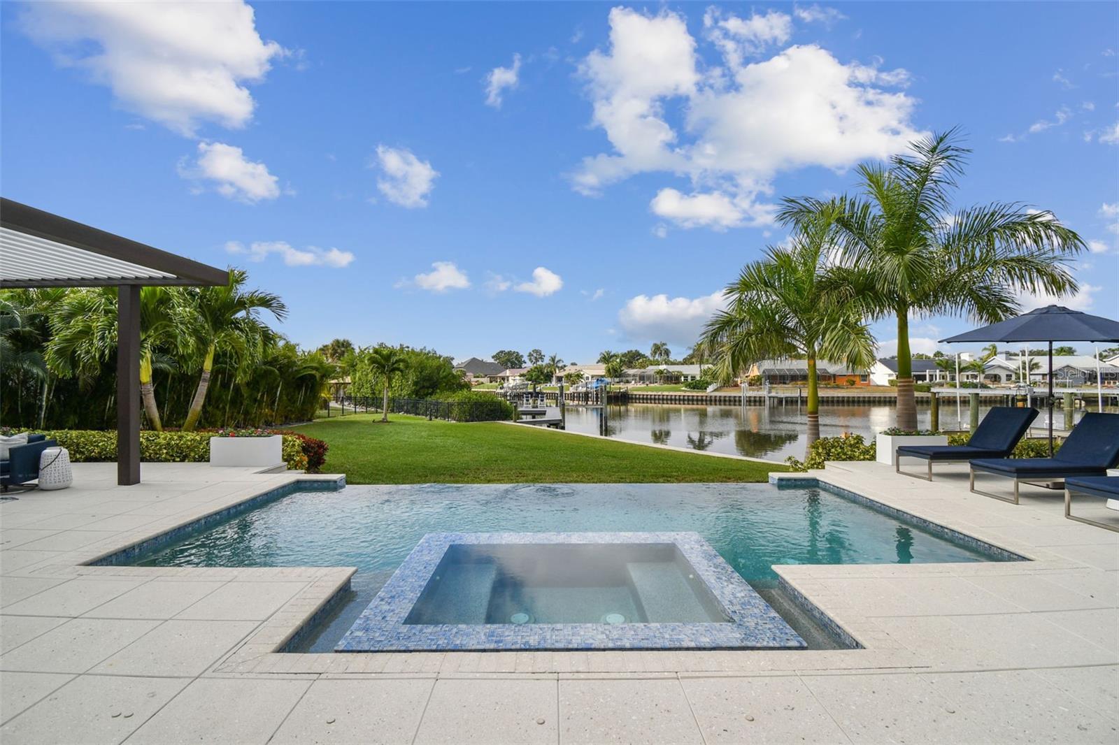 4054 ROCKY SHORES Dr TAMPA, FL 33634