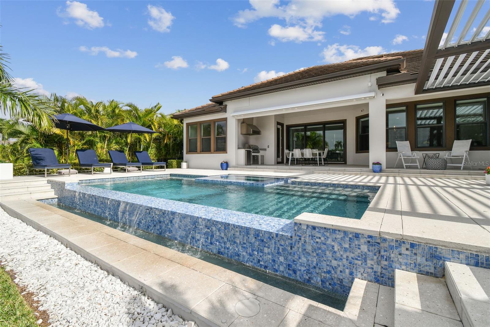 4054 ROCKY SHORES Dr TAMPA, FL 33634