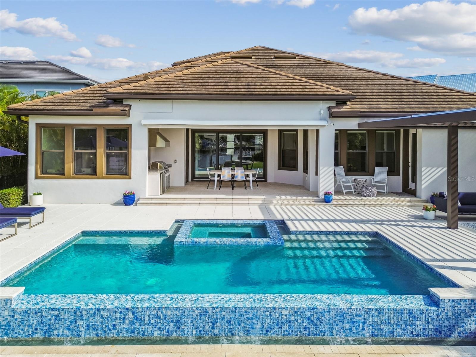 4054 ROCKY SHORES Dr TAMPA, FL 33634