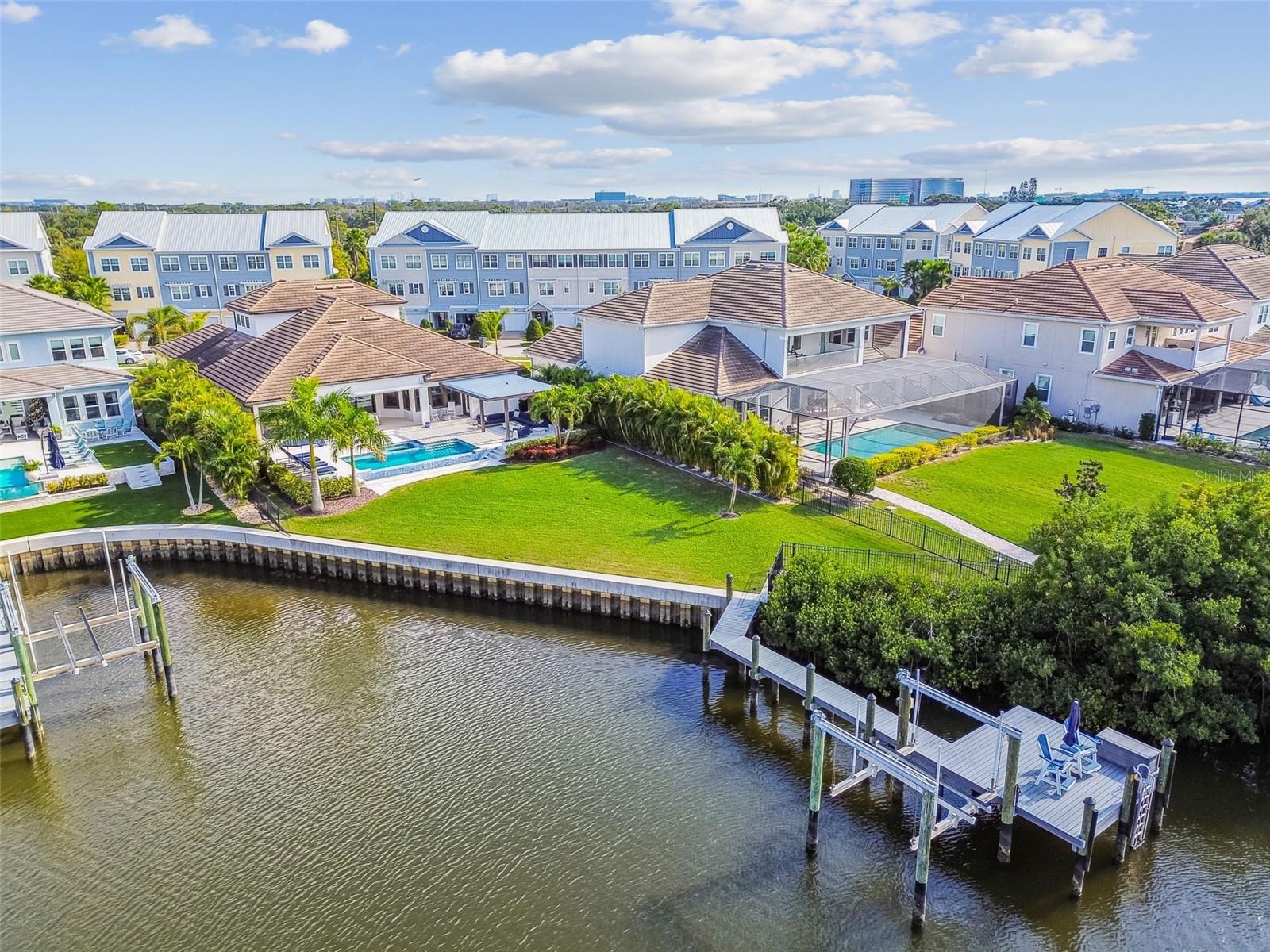 4054 ROCKY SHORES Dr TAMPA, FL 33634