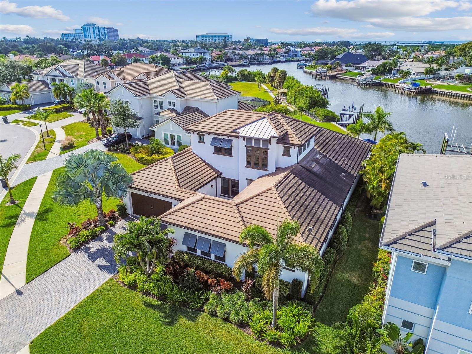 4054 ROCKY SHORES Dr TAMPA, FL 33634