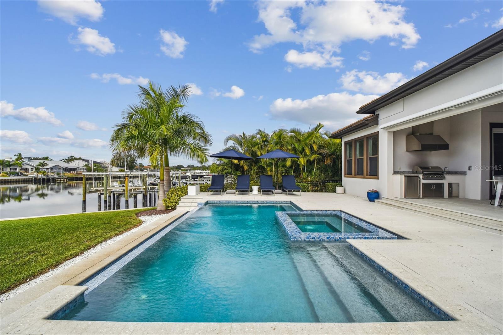 4054 ROCKY SHORES Dr TAMPA, FL 33634