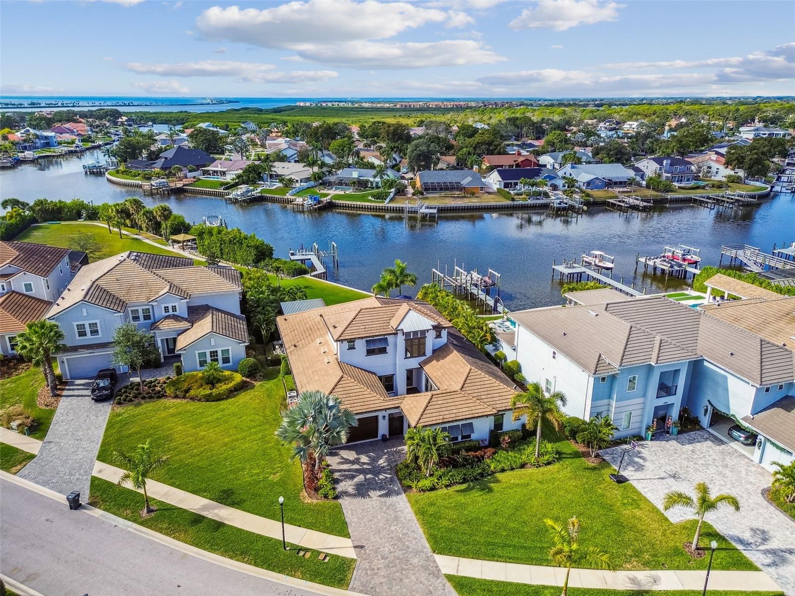 4054 ROCKY SHORES Dr TAMPA, FL 33634