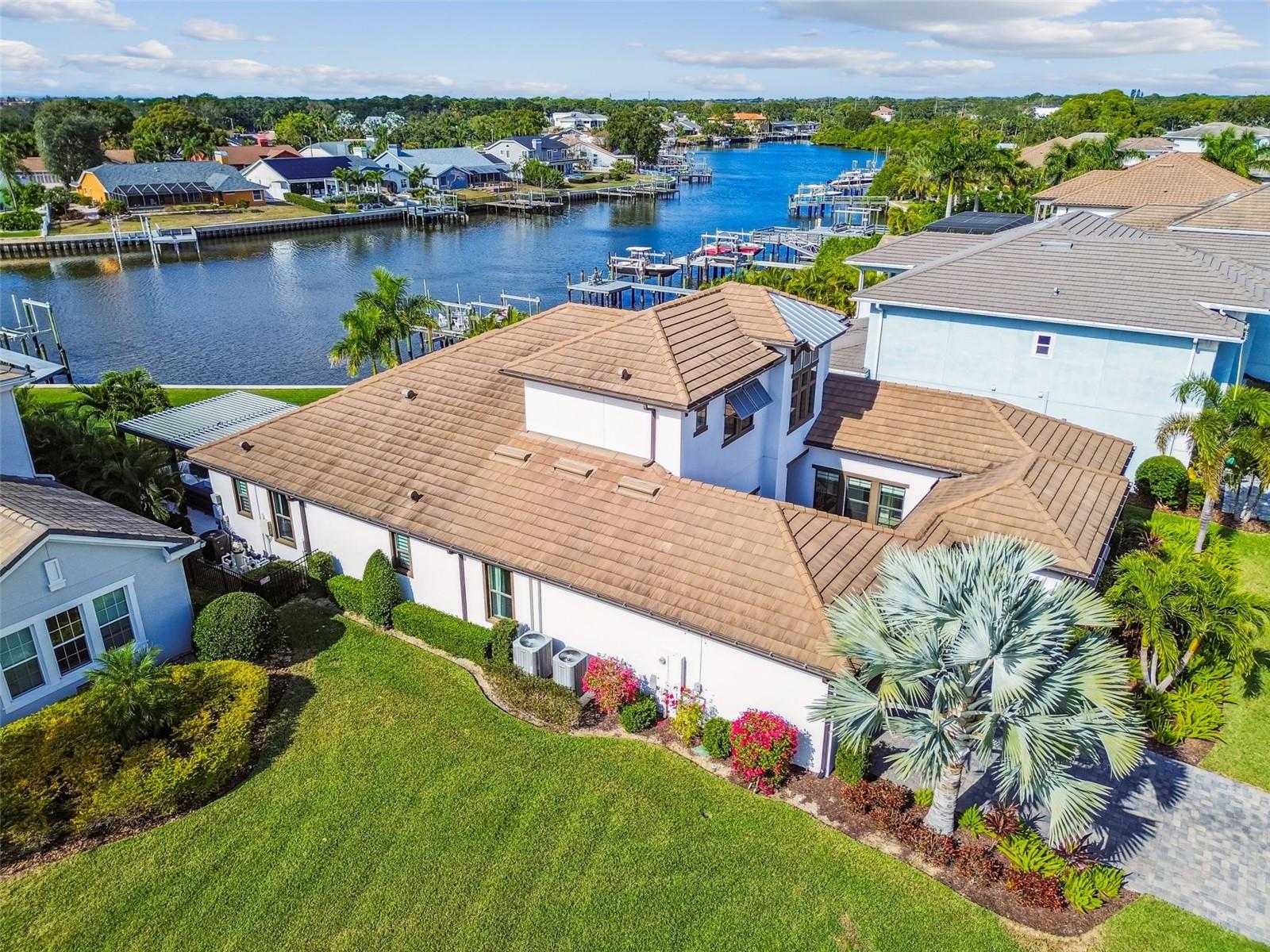 4054 ROCKY SHORES Dr TAMPA, FL 33634