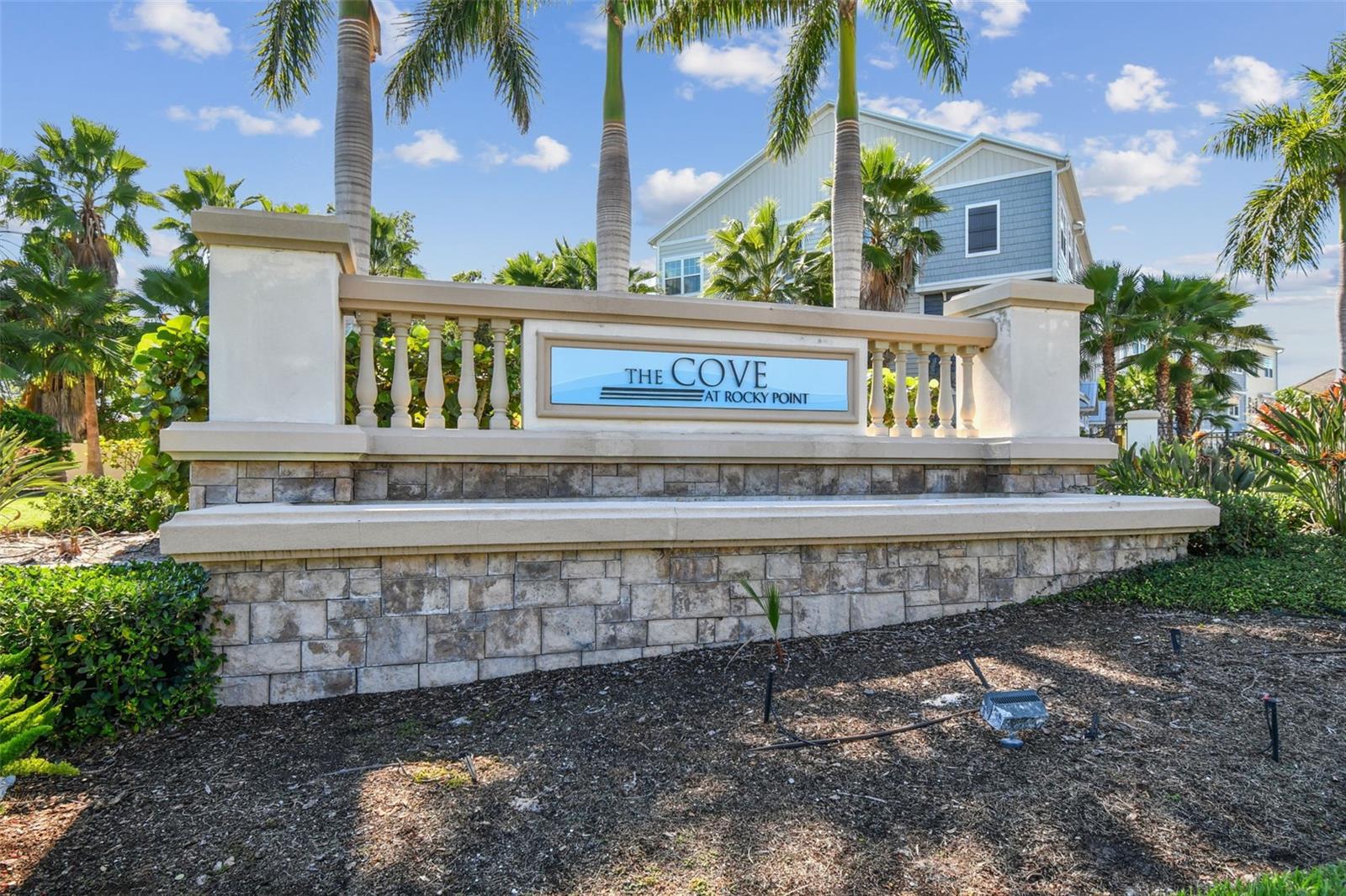 4054 ROCKY SHORES Dr TAMPA, FL 33634