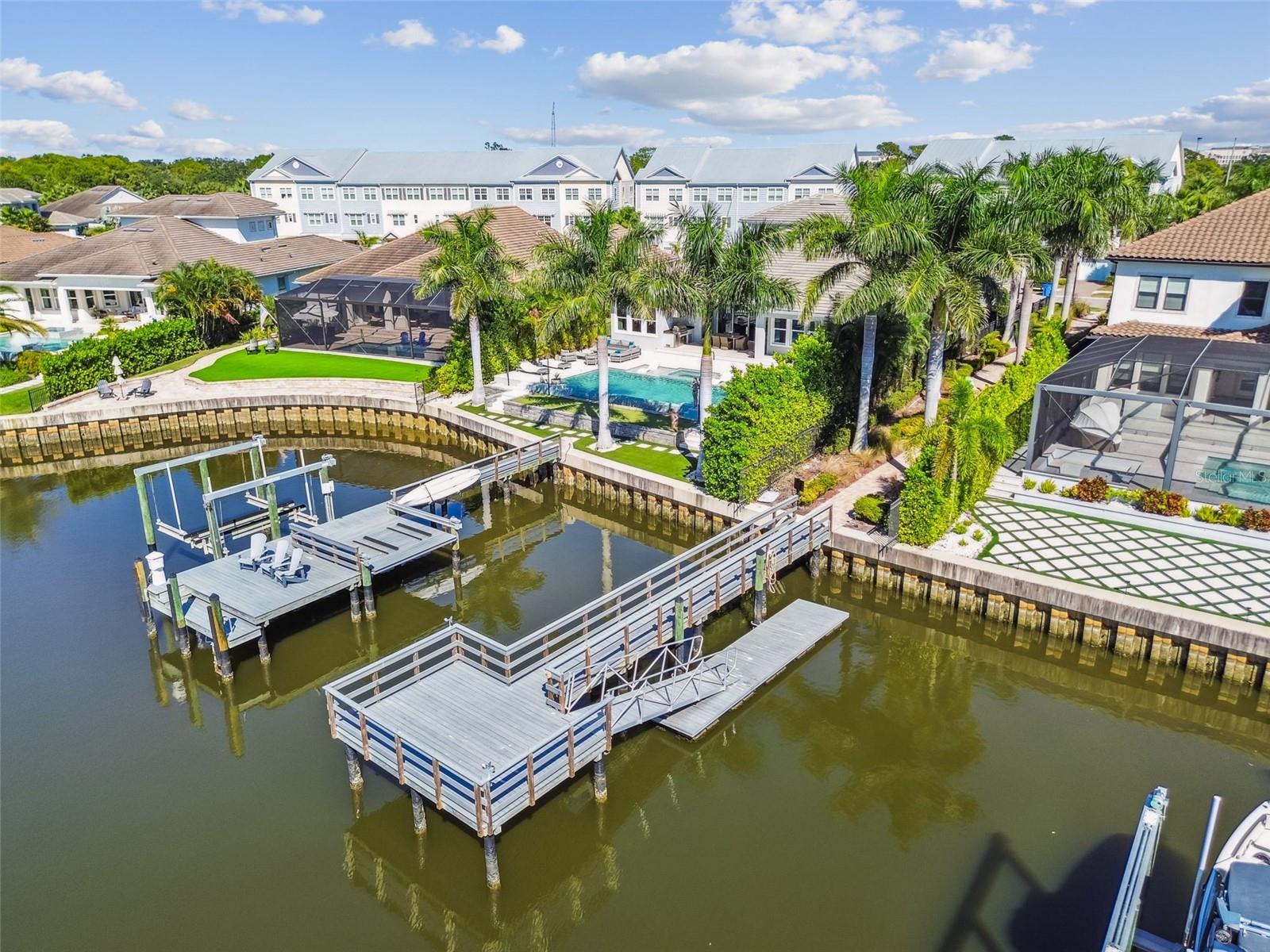 4054 ROCKY SHORES Dr TAMPA, FL 33634