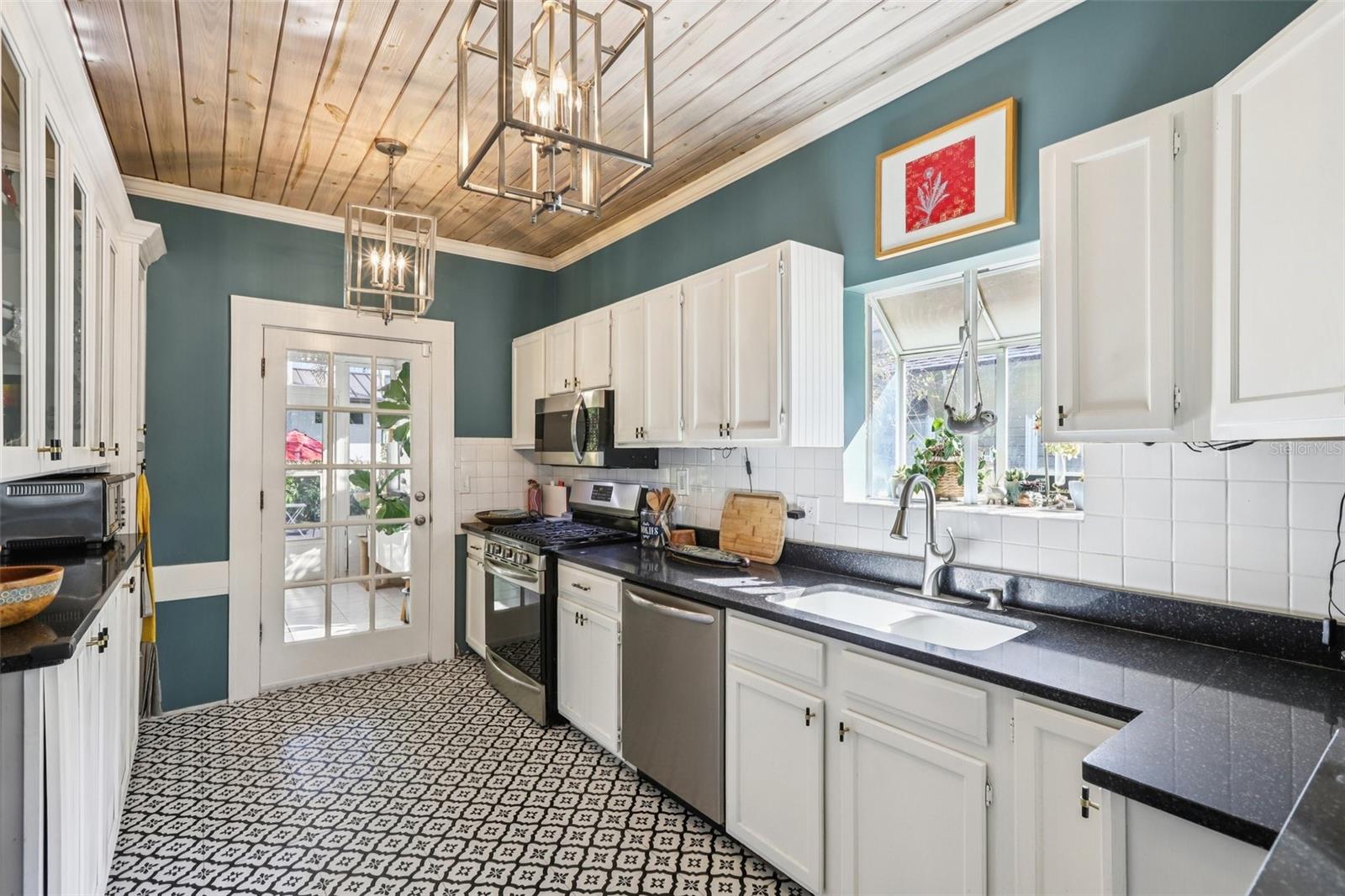 921 3RD St ST PETERSBURG, FL 33701