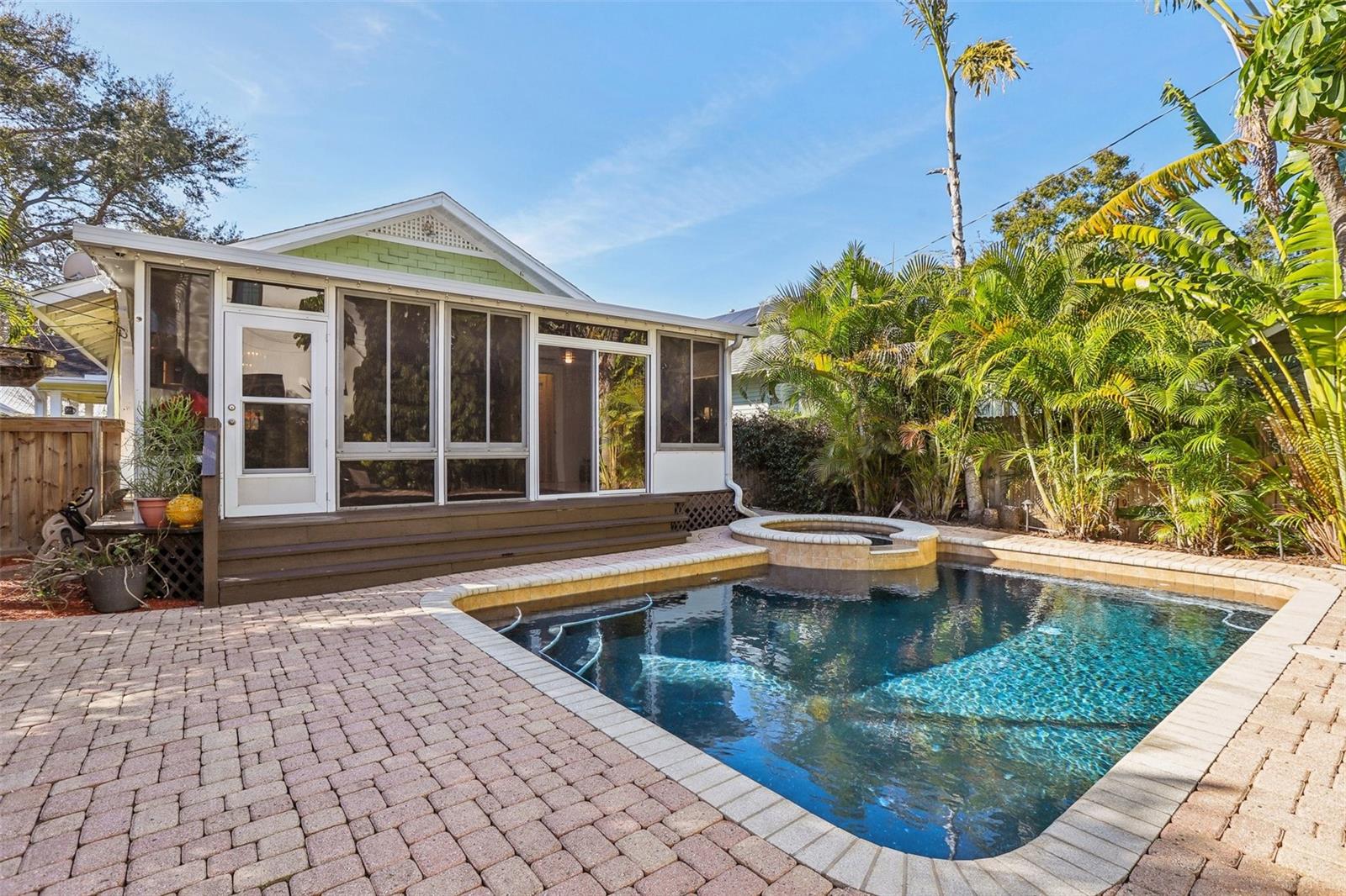 921 3RD St ST PETERSBURG, FL 33701