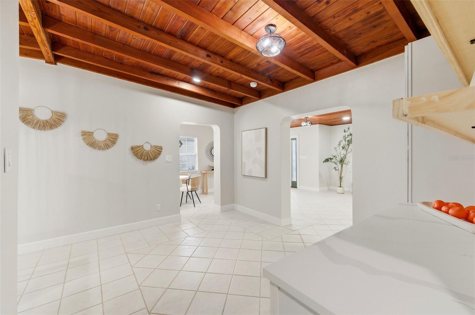 1533 SUFFOLK St ST PETERSBURG, FL 33710