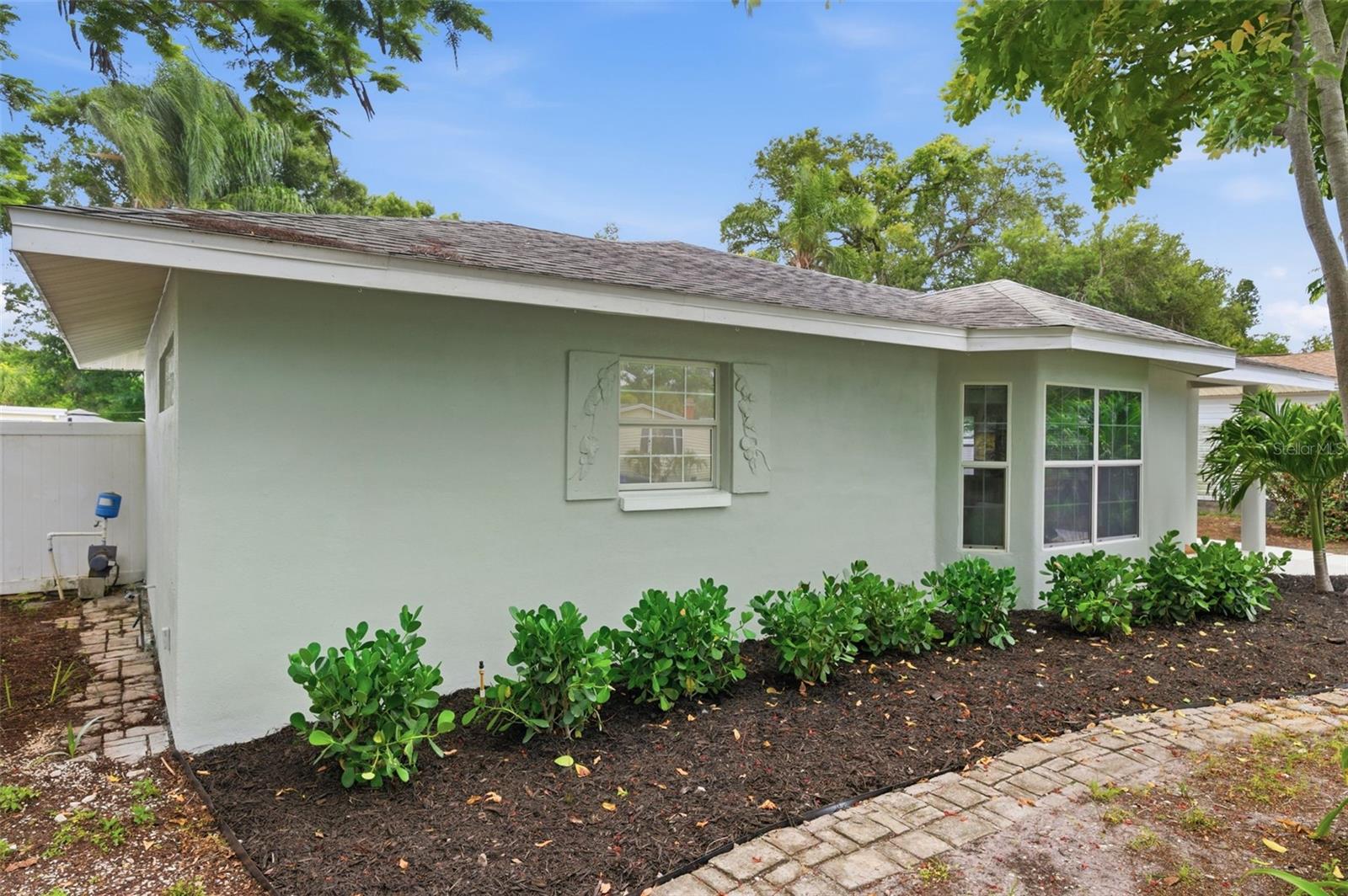 1533 SUFFOLK St ST PETERSBURG, FL 33710