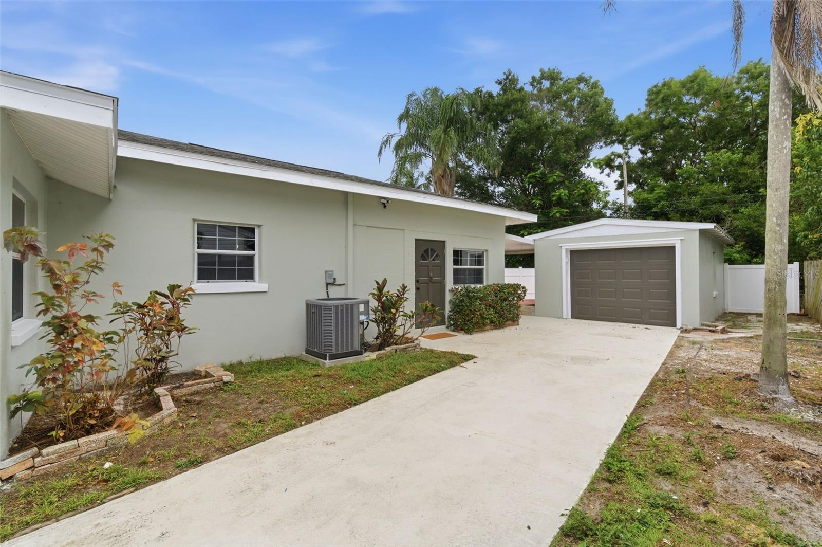 1533 SUFFOLK St ST PETERSBURG, FL 33710