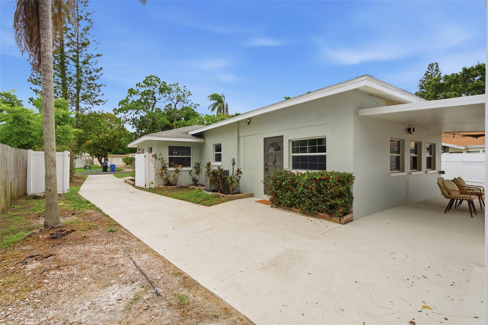 1533 SUFFOLK St ST PETERSBURG, FL 33710