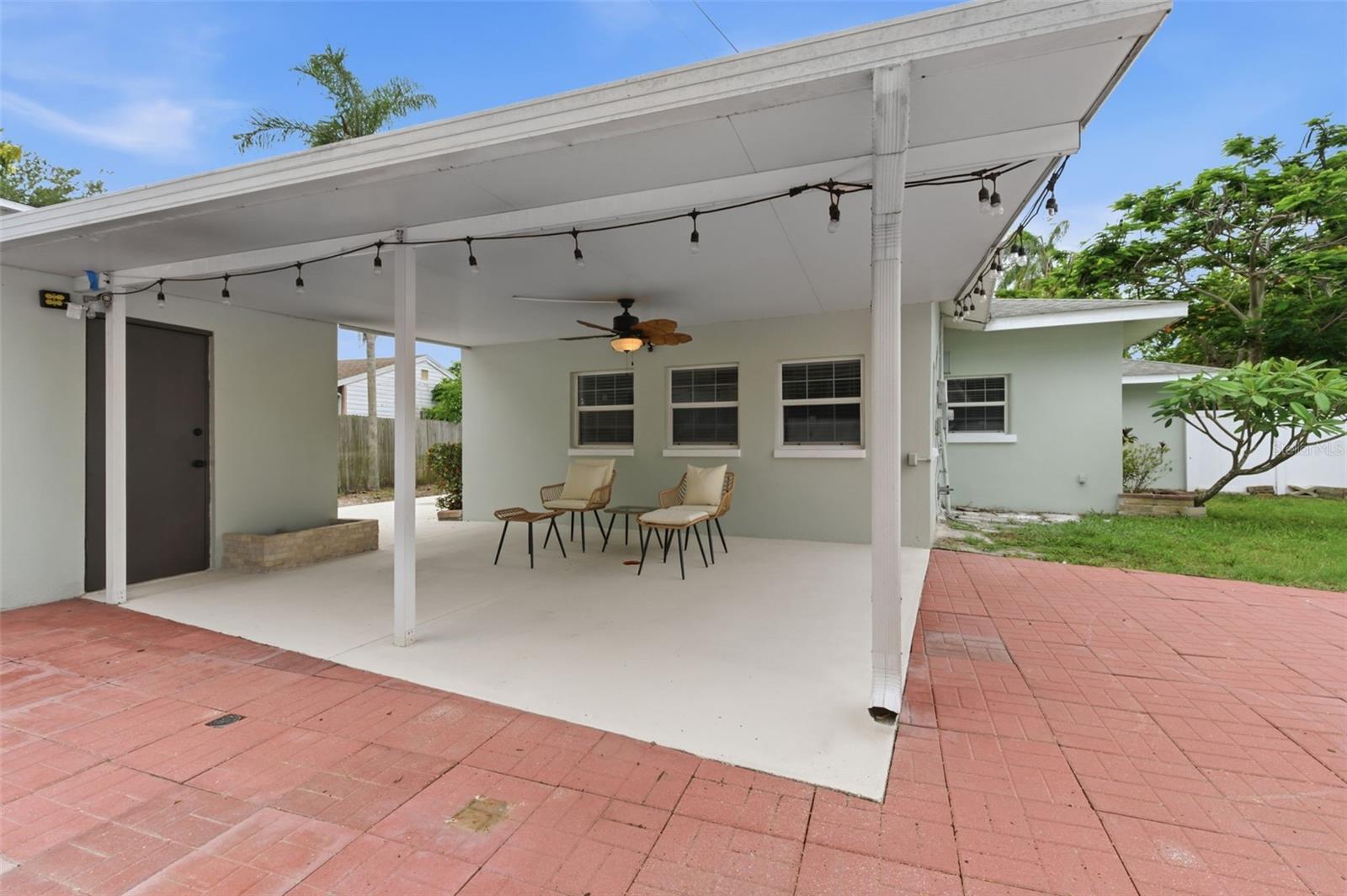 1533 SUFFOLK St ST PETERSBURG, FL 33710