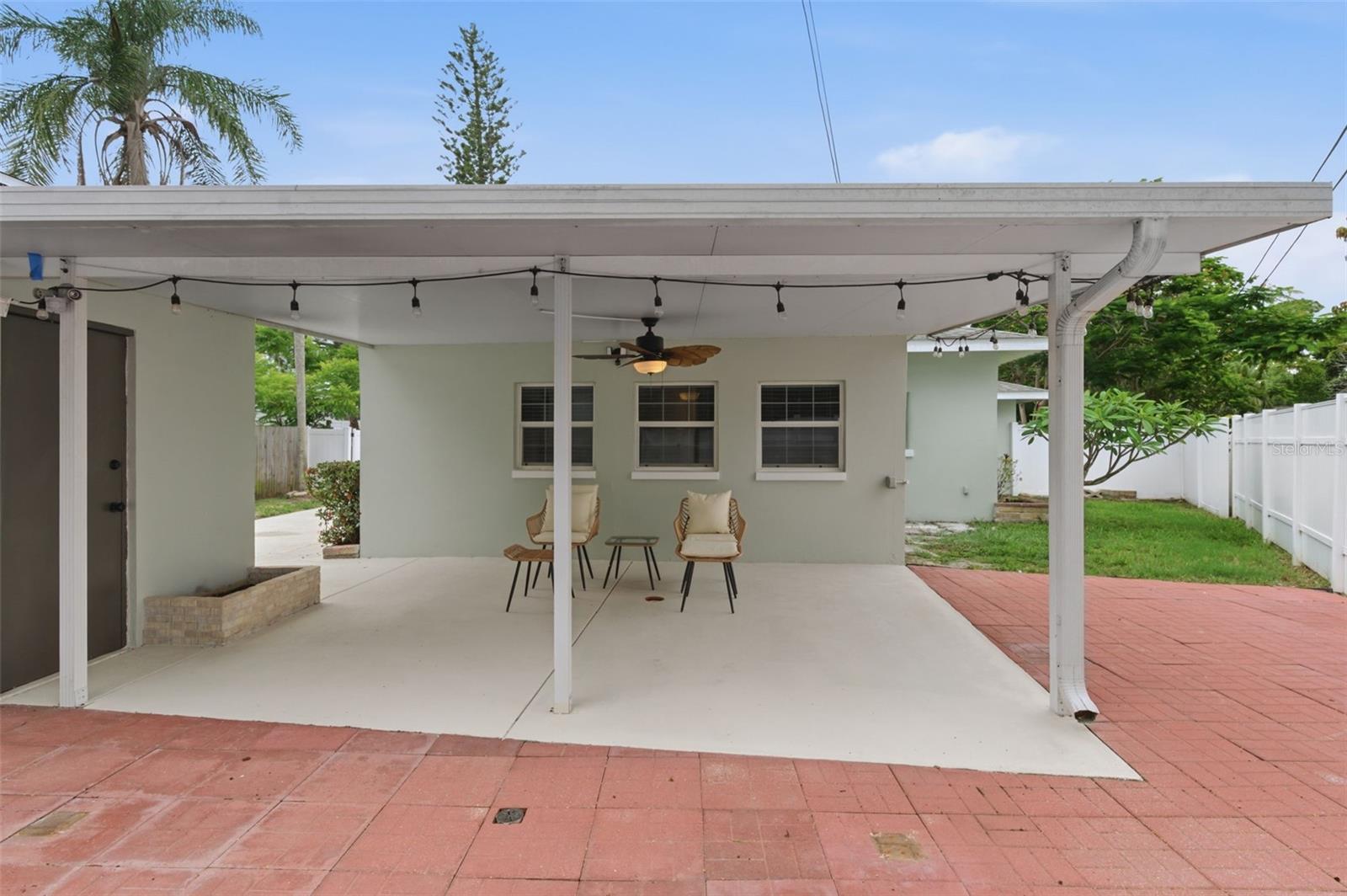 1533 SUFFOLK St ST PETERSBURG, FL 33710