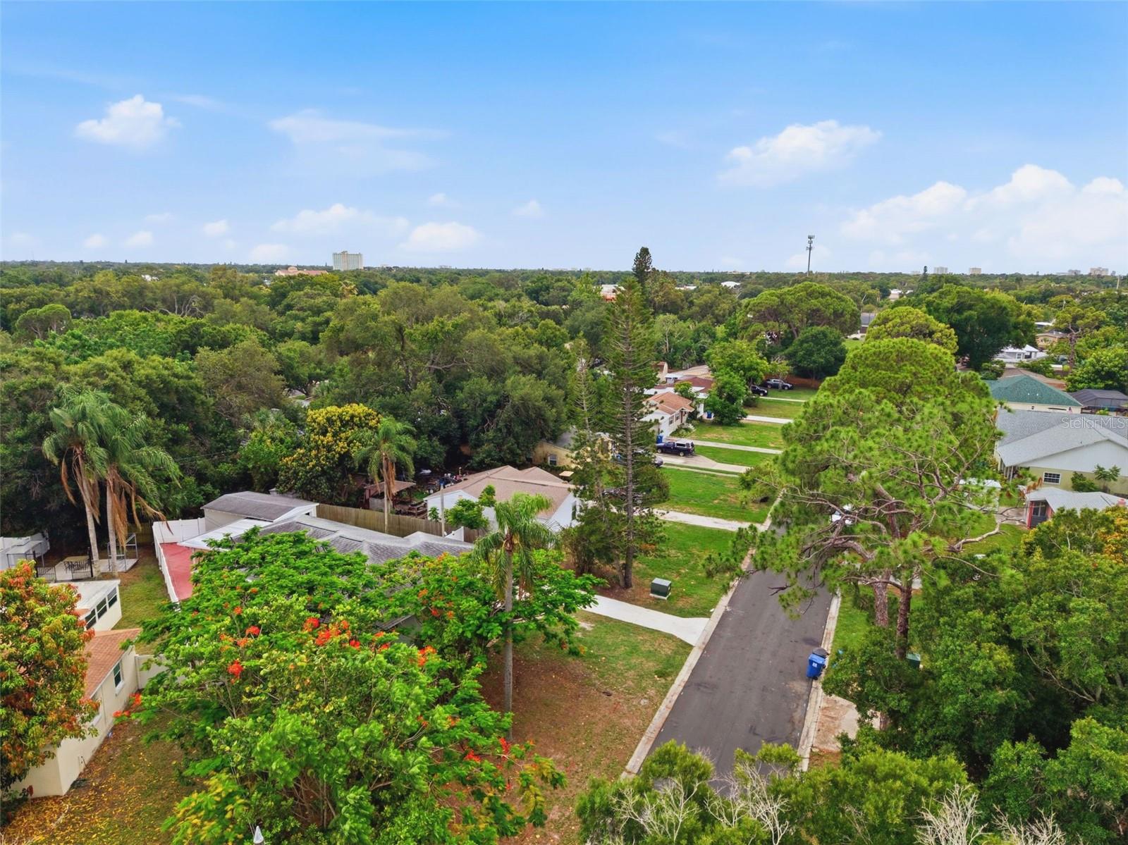 1533 SUFFOLK St ST PETERSBURG, FL 33710