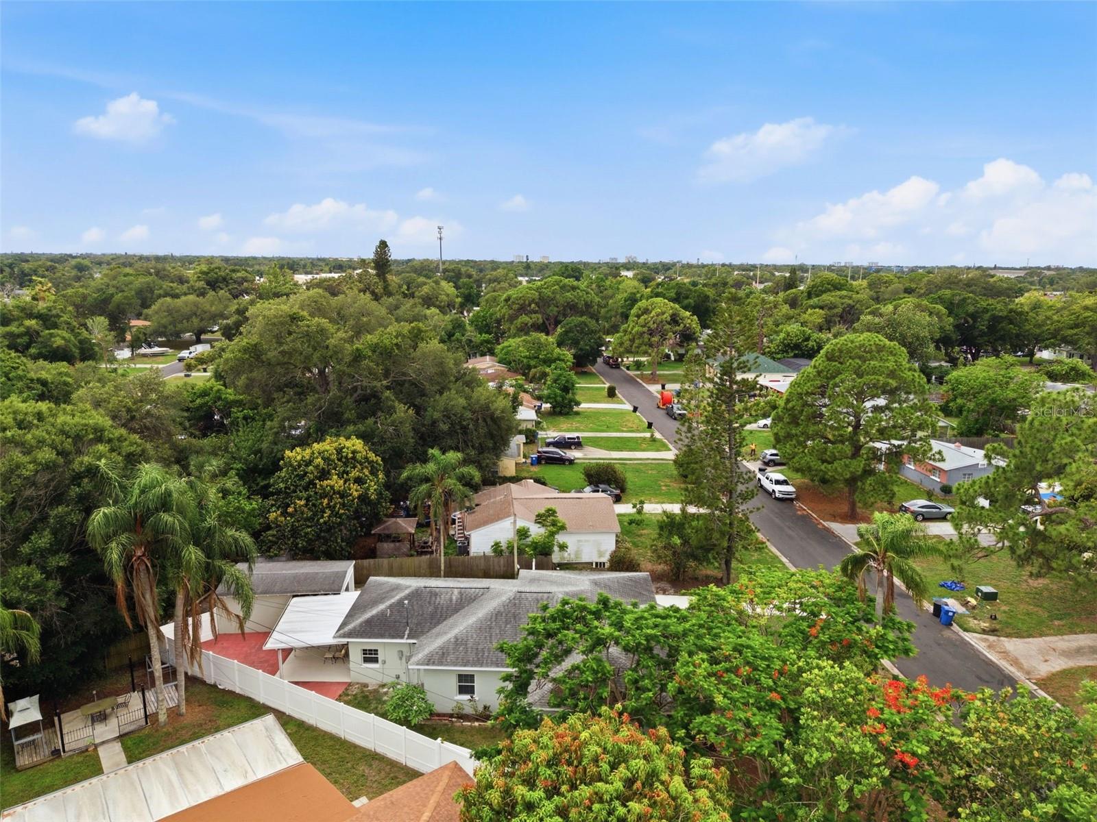 1533 SUFFOLK St ST PETERSBURG, FL 33710