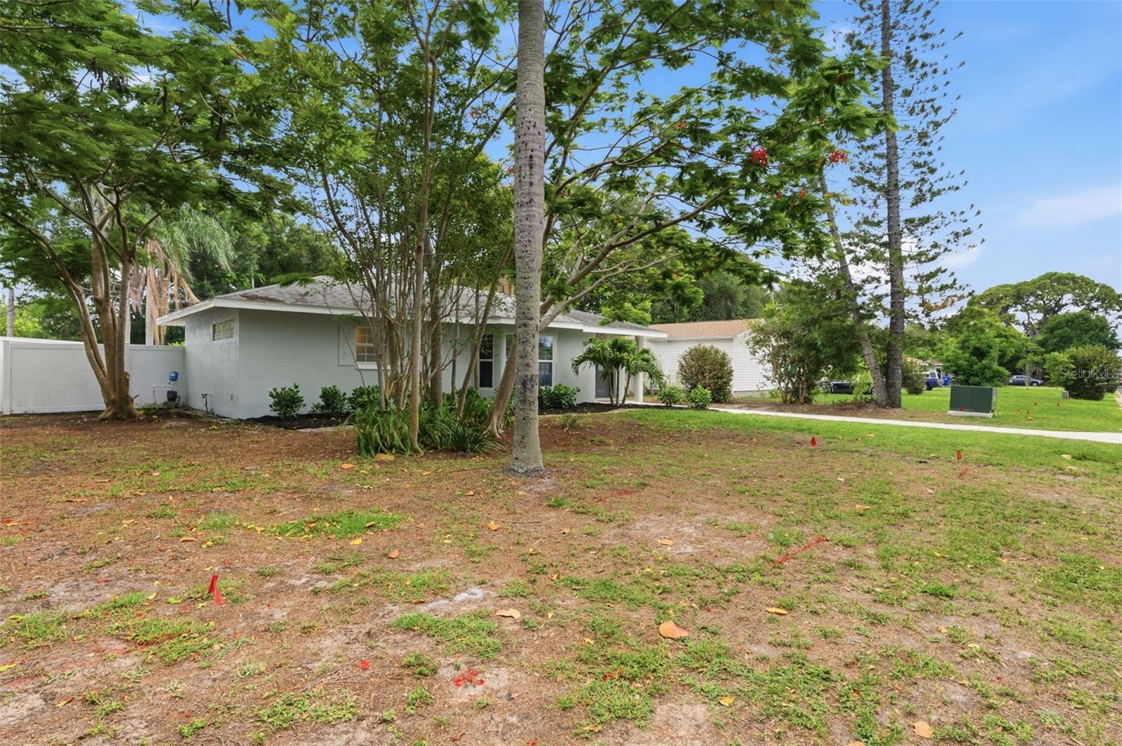 1533 SUFFOLK St ST PETERSBURG, FL 33710
