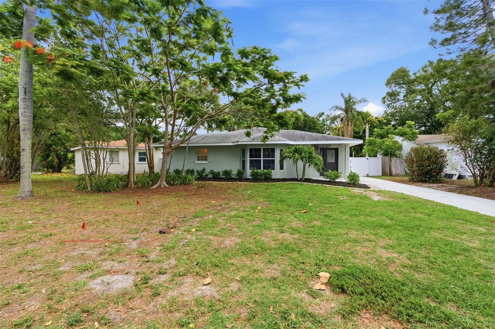 1533 SUFFOLK St ST PETERSBURG, FL 33710