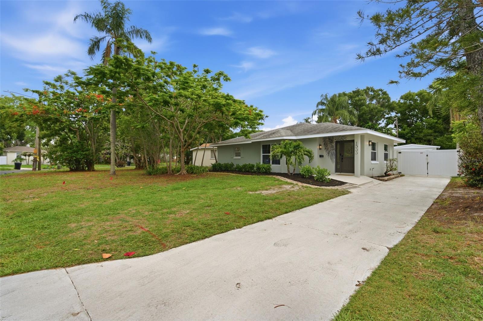 1533 SUFFOLK St ST PETERSBURG, FL 33710