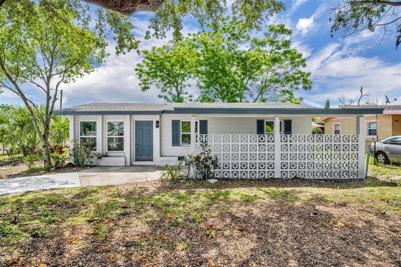 7601 AVIANO Ave