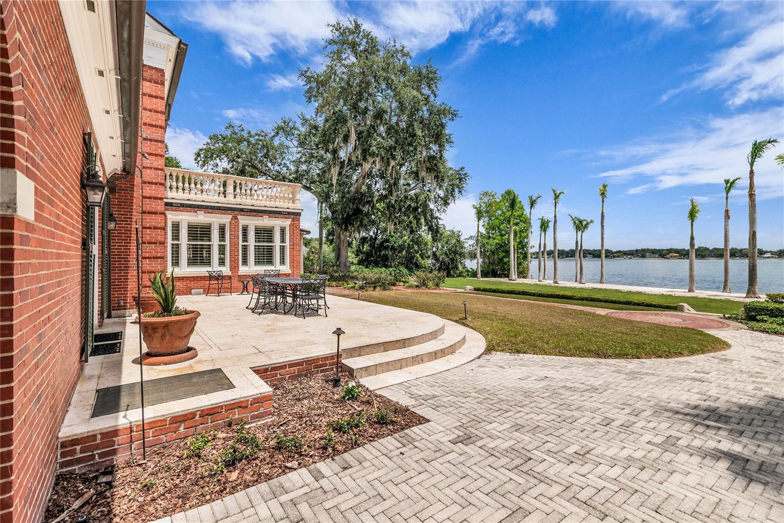 1530 WATERWITCH Dr ORLANDO, FL 32806