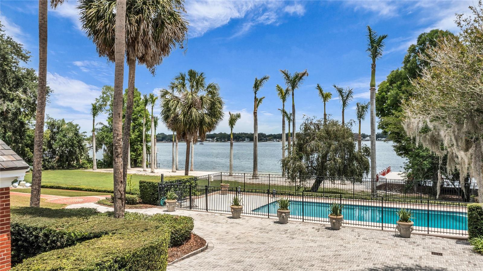 1530 WATERWITCH Dr ORLANDO, FL 32806