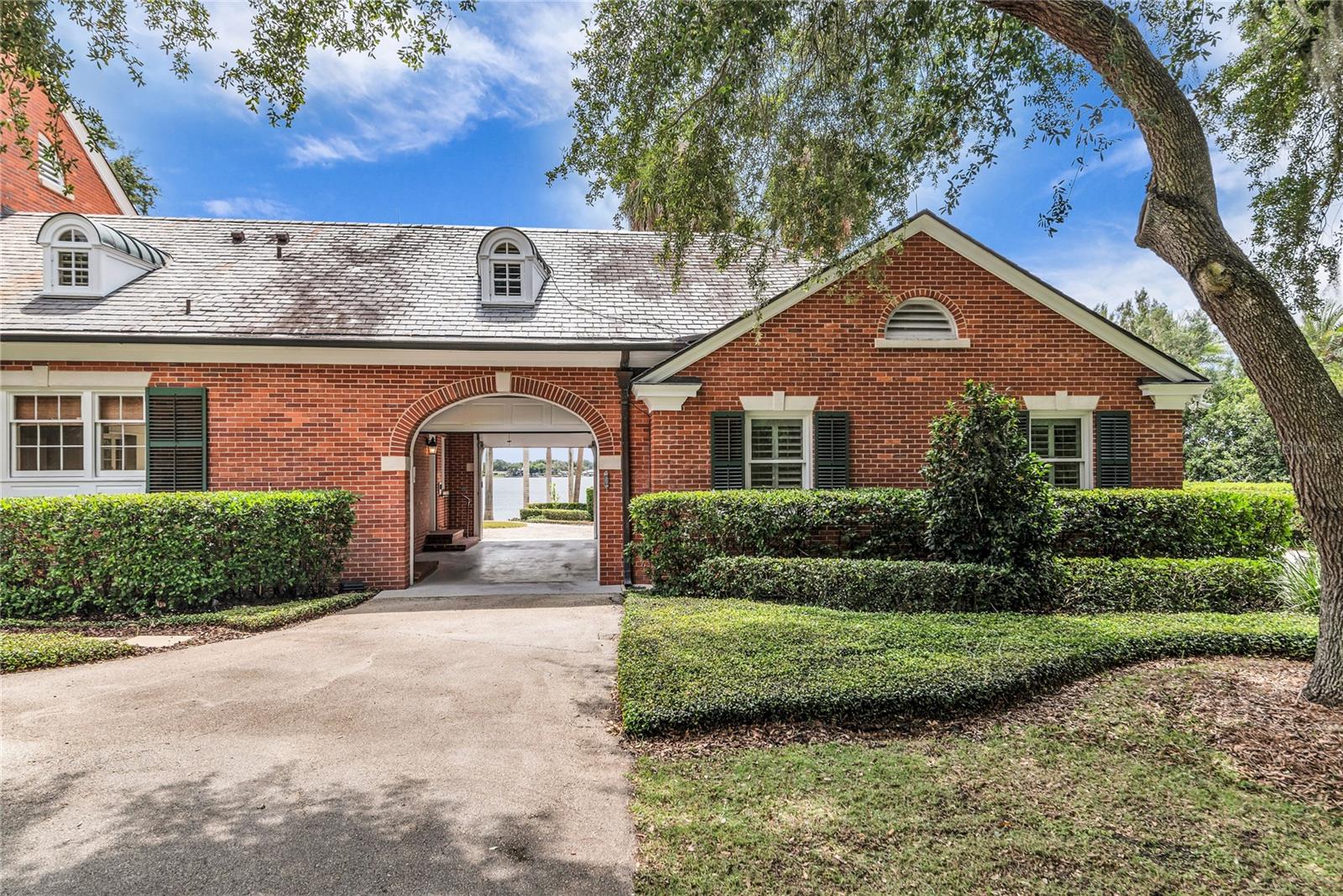 1530 WATERWITCH Dr ORLANDO, FL 32806