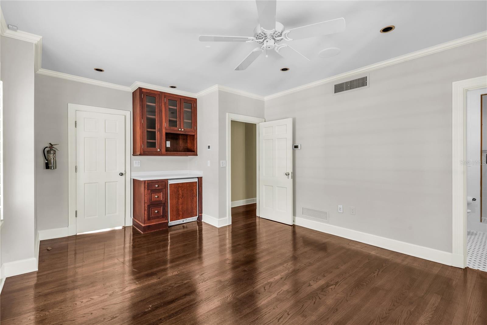 1530 WATERWITCH Dr ORLANDO, FL 32806