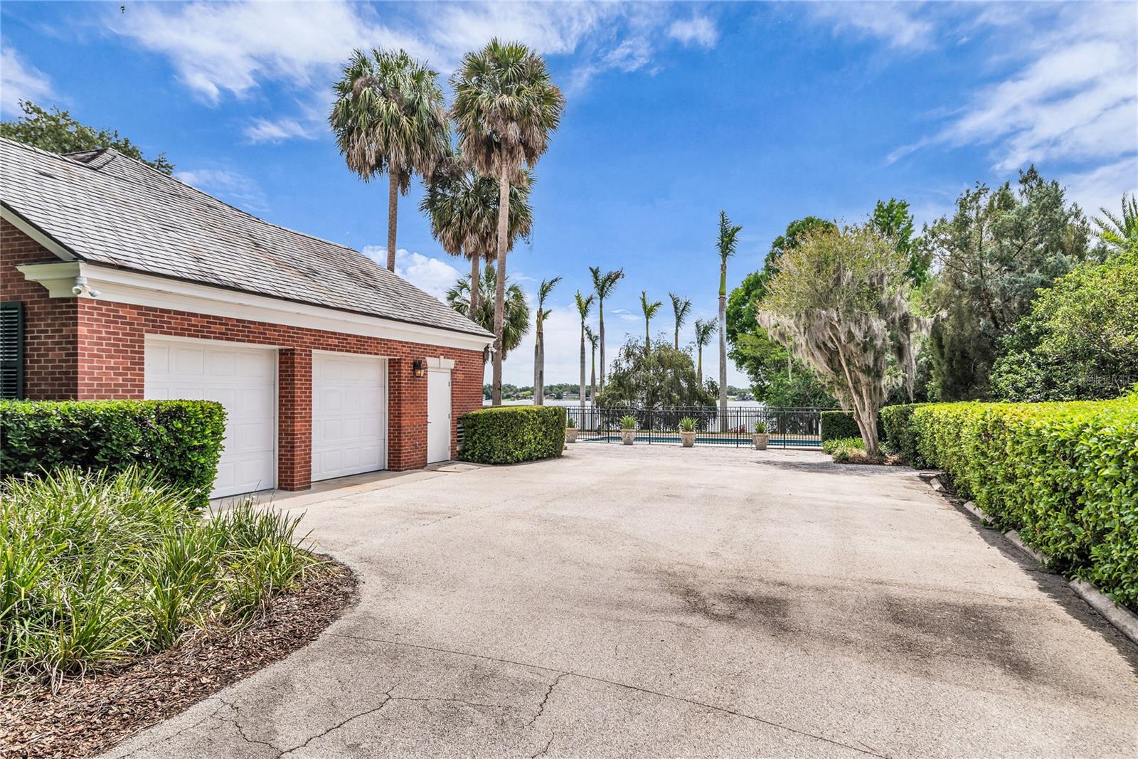 1530 WATERWITCH Dr ORLANDO, FL 32806