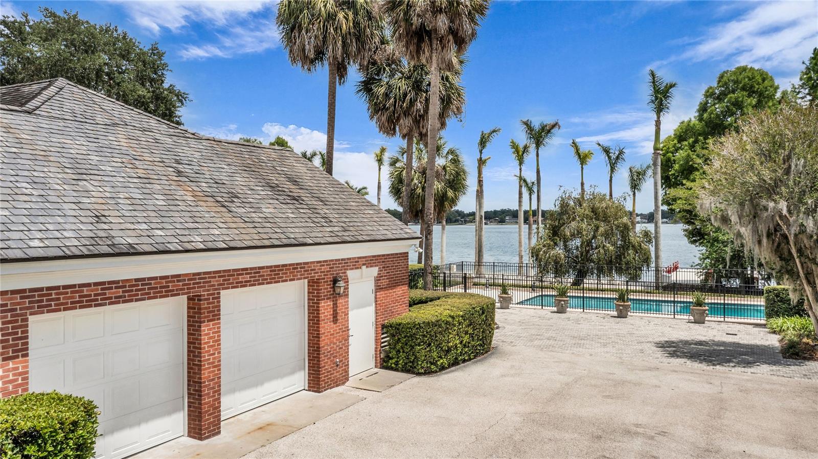 1530 WATERWITCH Dr ORLANDO, FL 32806