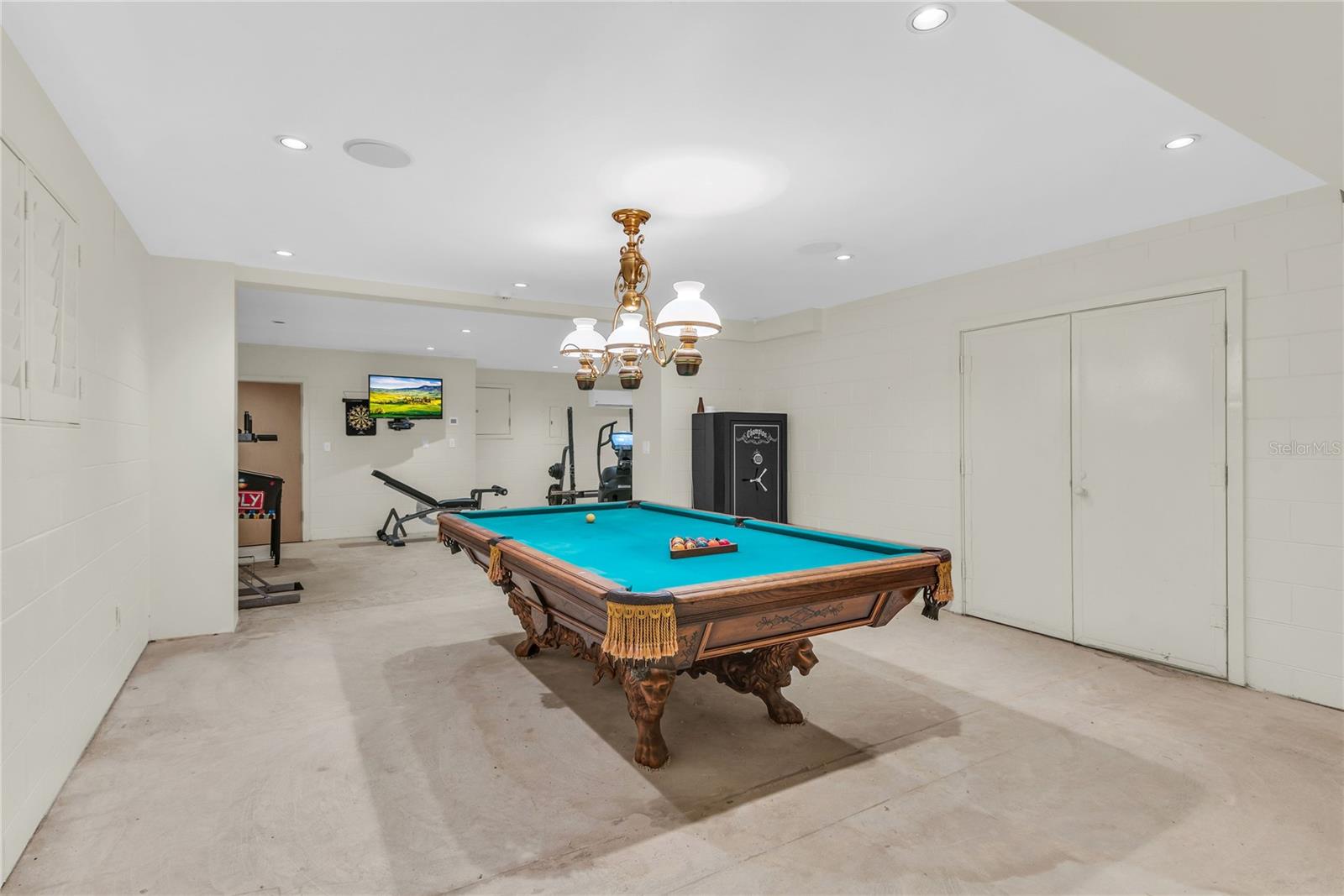 1530 WATERWITCH Dr ORLANDO, FL 32806