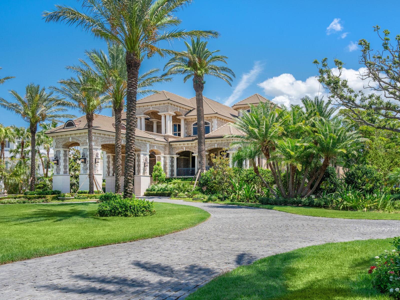 1423 & 1435 HILLVIEW Dr SARASOTA, FL 34239