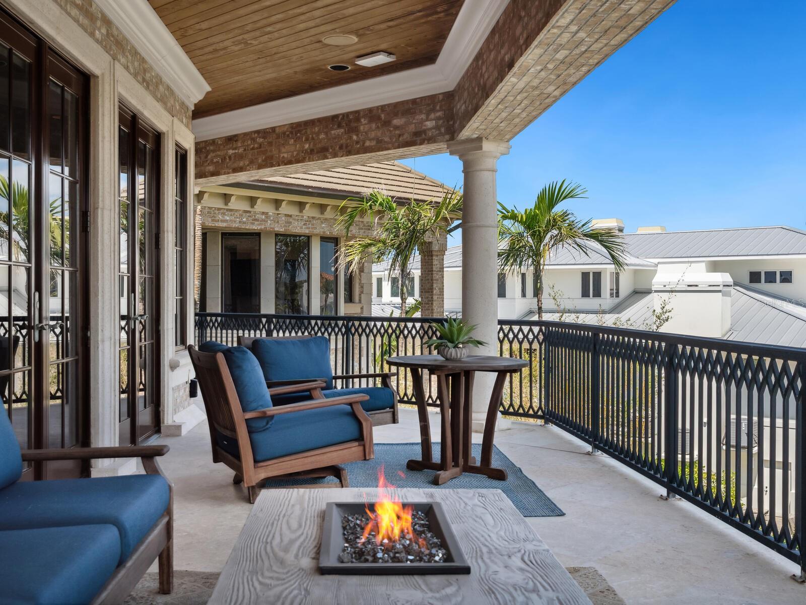 1423 & 1435 HILLVIEW Dr SARASOTA, FL 34239