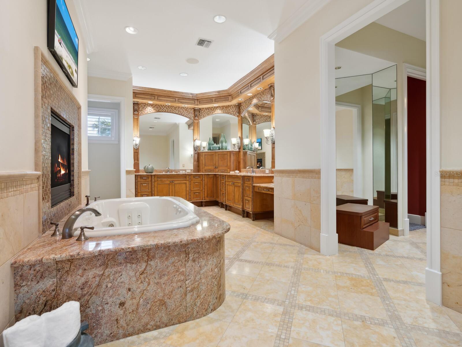 1423 & 1435 HILLVIEW Dr SARASOTA, FL 34239