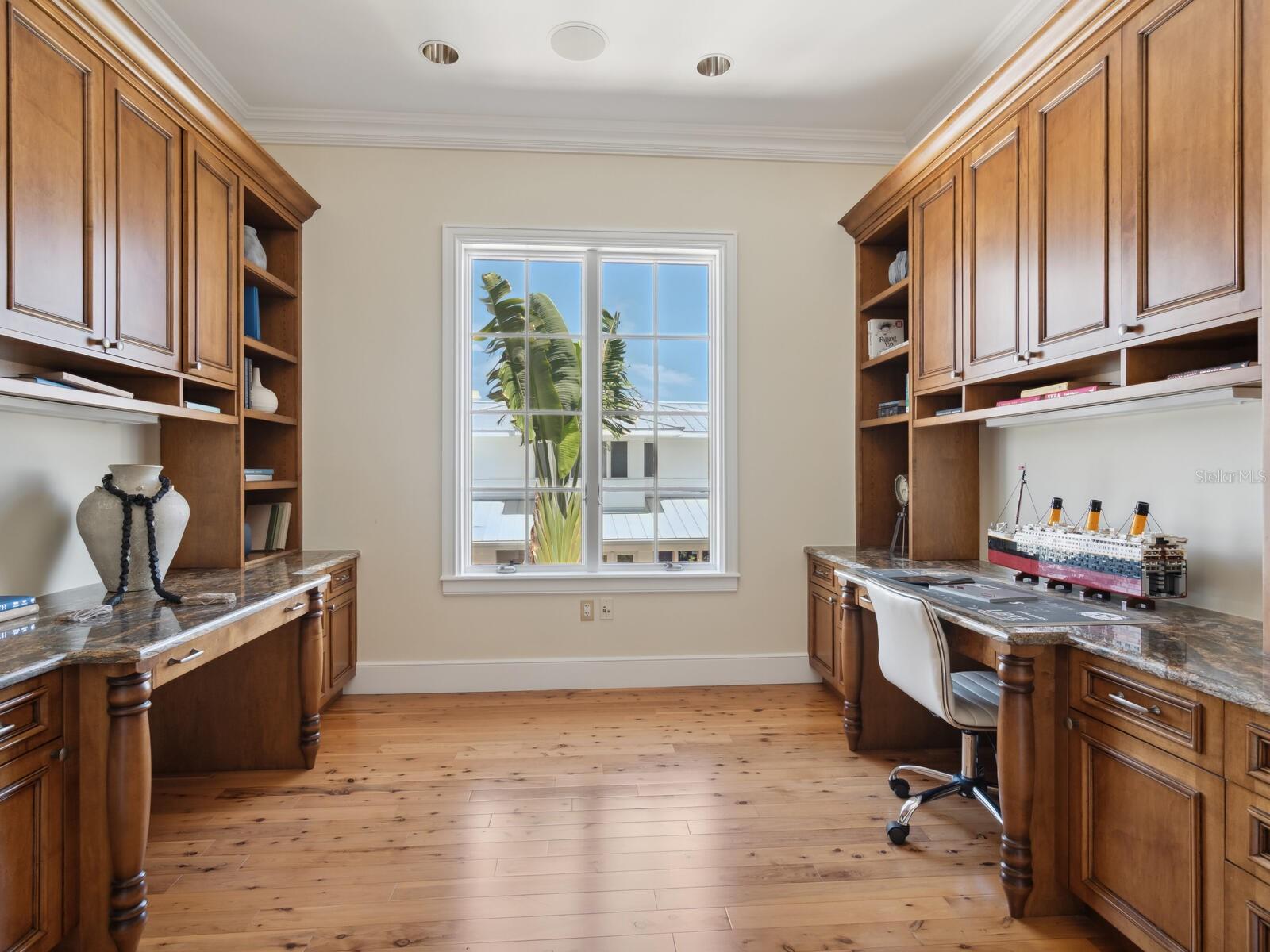 1423 & 1435 HILLVIEW Dr SARASOTA, FL 34239