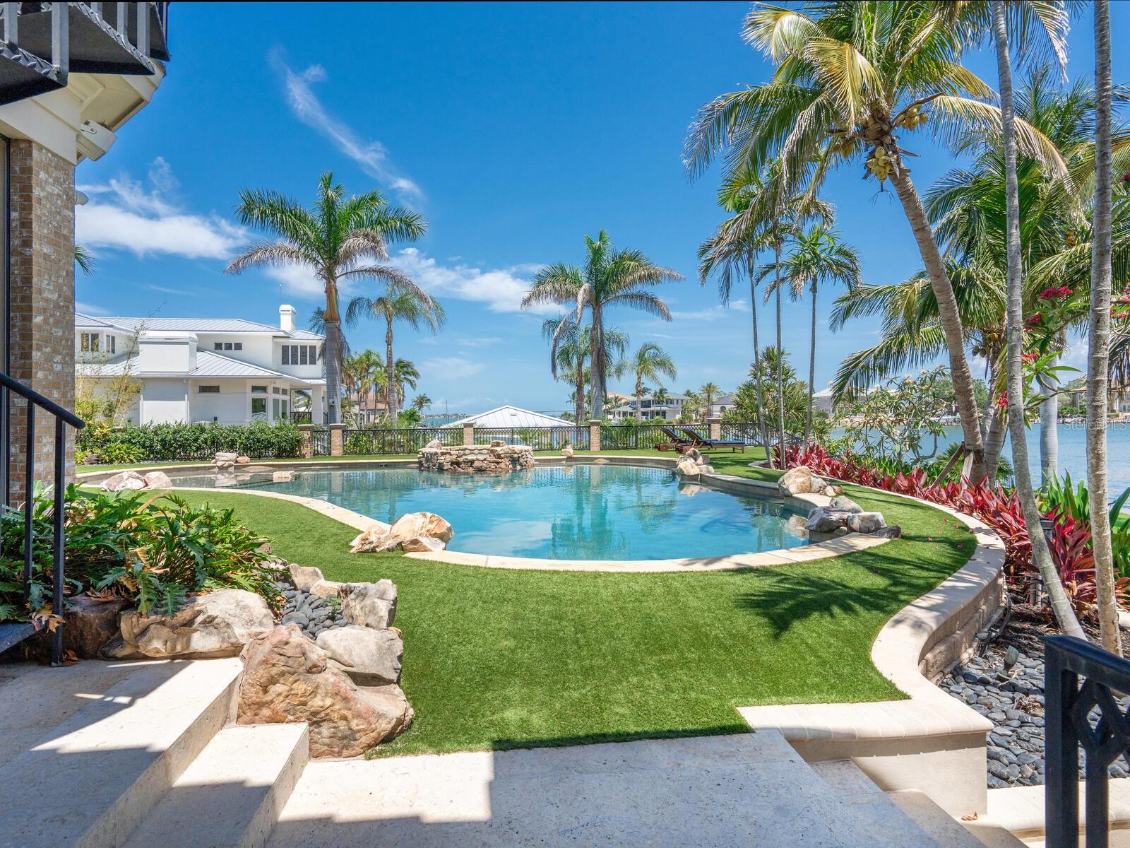 1423 & 1435 HILLVIEW Dr SARASOTA, FL 34239