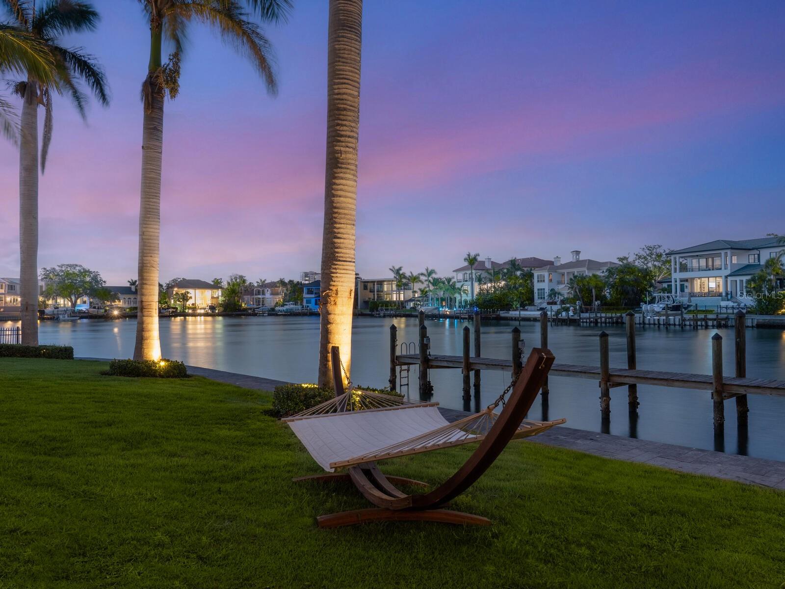 1423 & 1435 HILLVIEW Dr SARASOTA, FL 34239