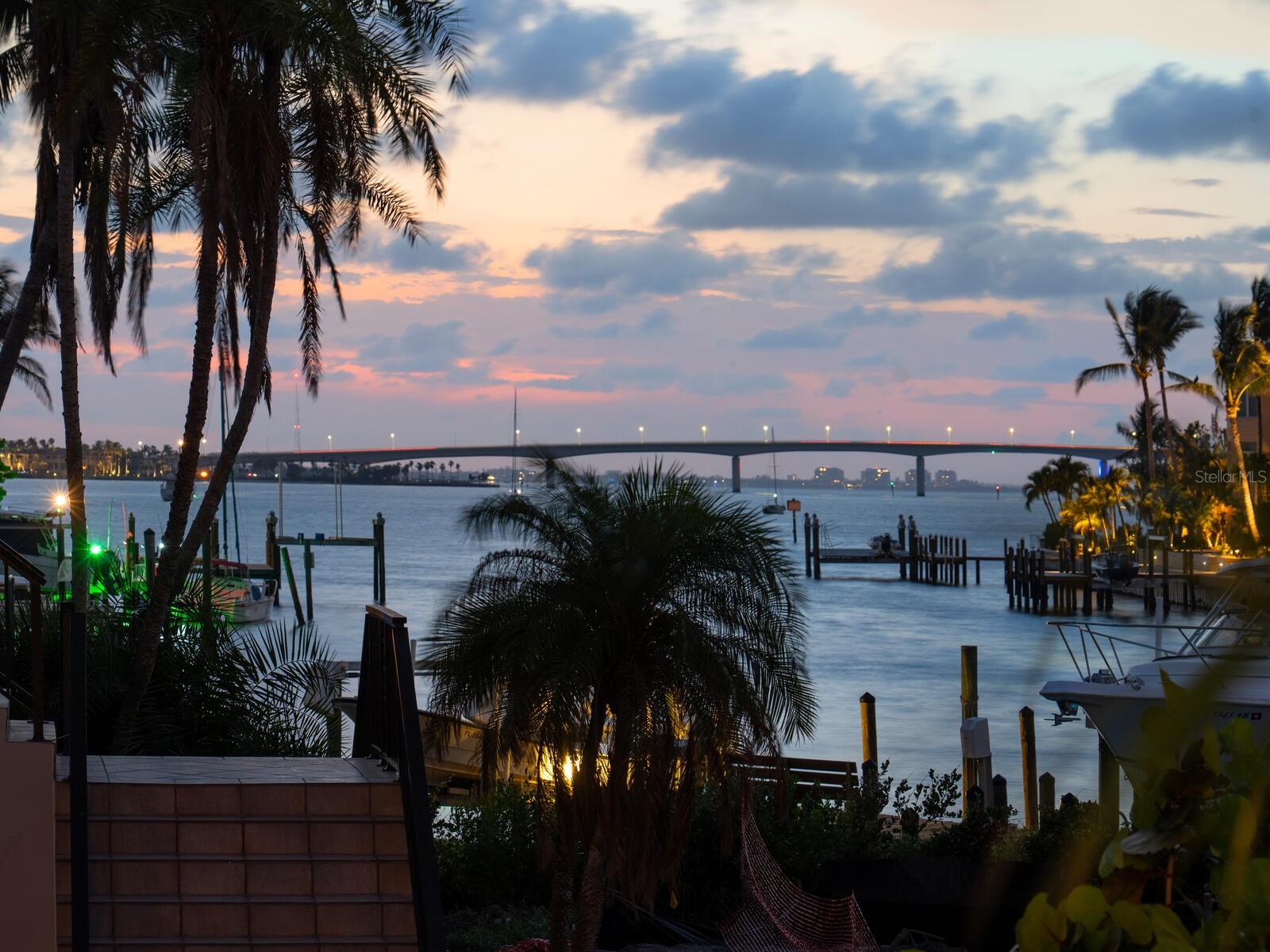 1423 & 1435 HILLVIEW Dr SARASOTA, FL 34239