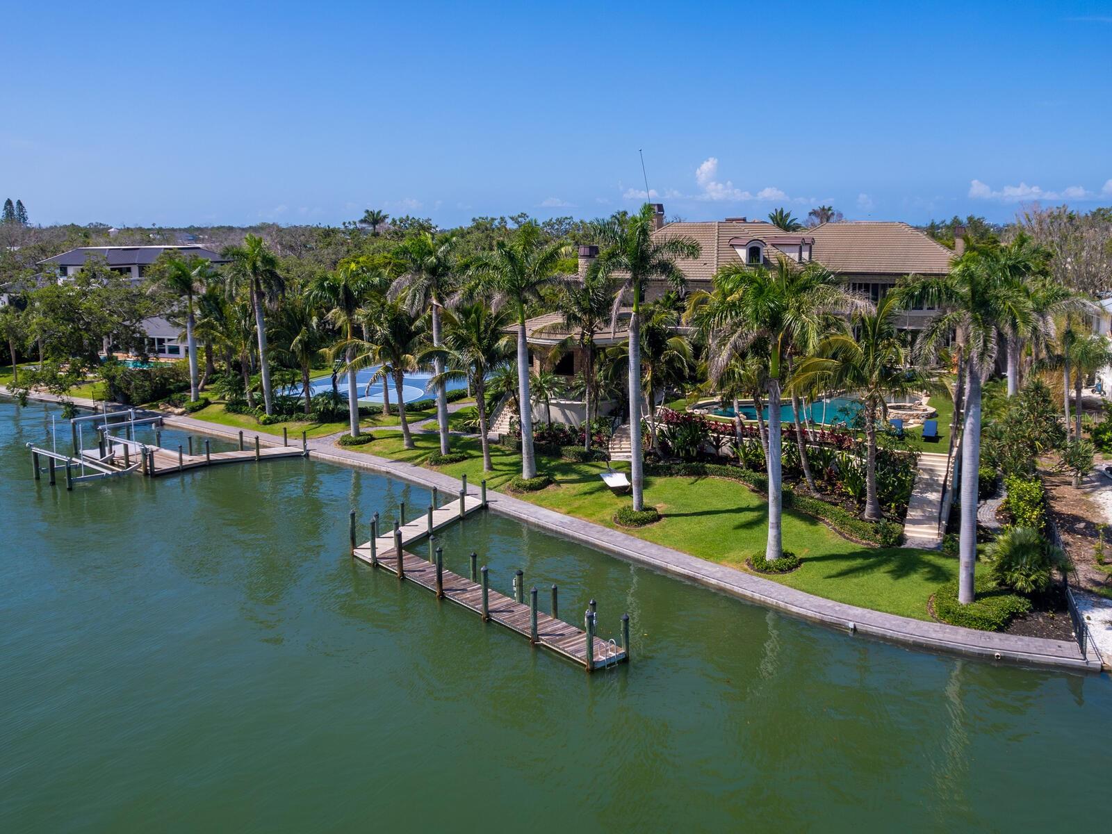 1423 & 1435 HILLVIEW Dr SARASOTA, FL 34239