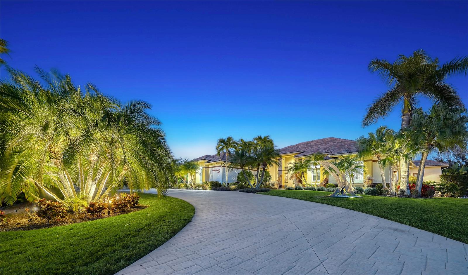 8017 MANASOTA KEY Rd ENGLEWOOD, FL 34223