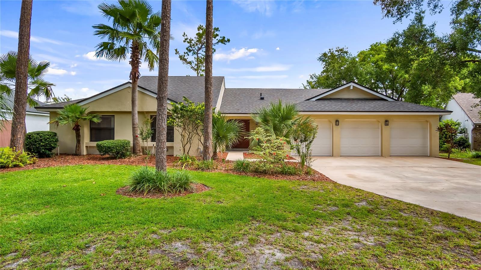 7237 WOODVILLE Cres