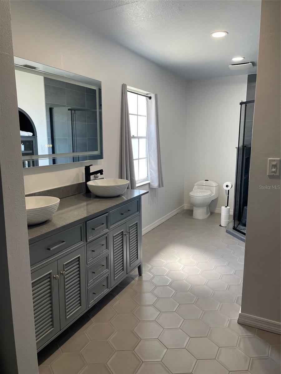 2325 LAUDERDALE Ct ORLANDO, FL 32805