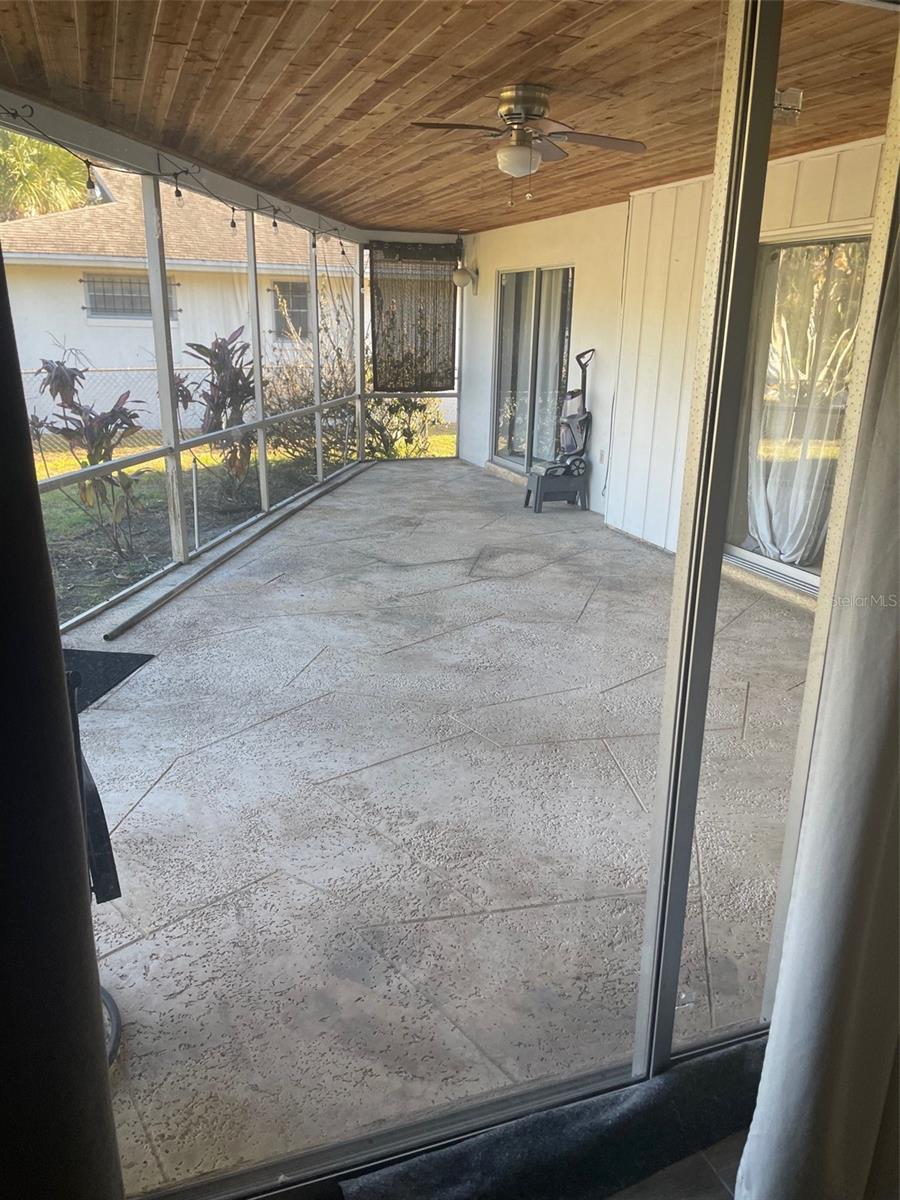 2325 LAUDERDALE Ct ORLANDO, FL 32805