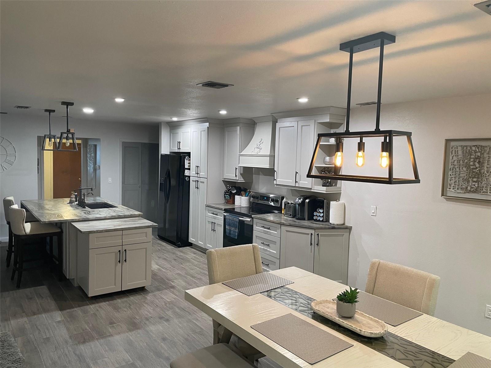 2325 LAUDERDALE Ct ORLANDO, FL 32805