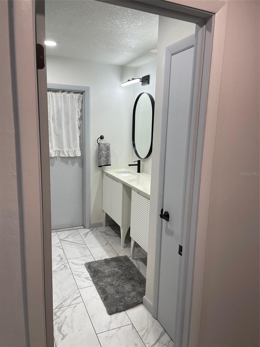 2325 LAUDERDALE Ct ORLANDO, FL 32805