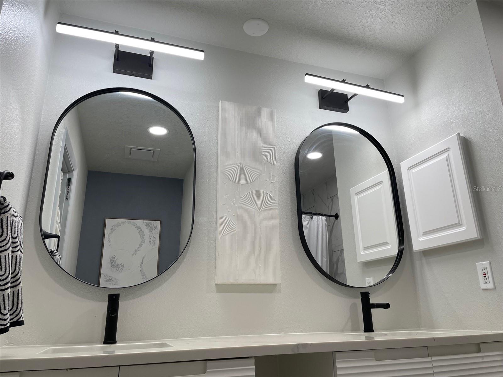 2325 LAUDERDALE Ct ORLANDO, FL 32805