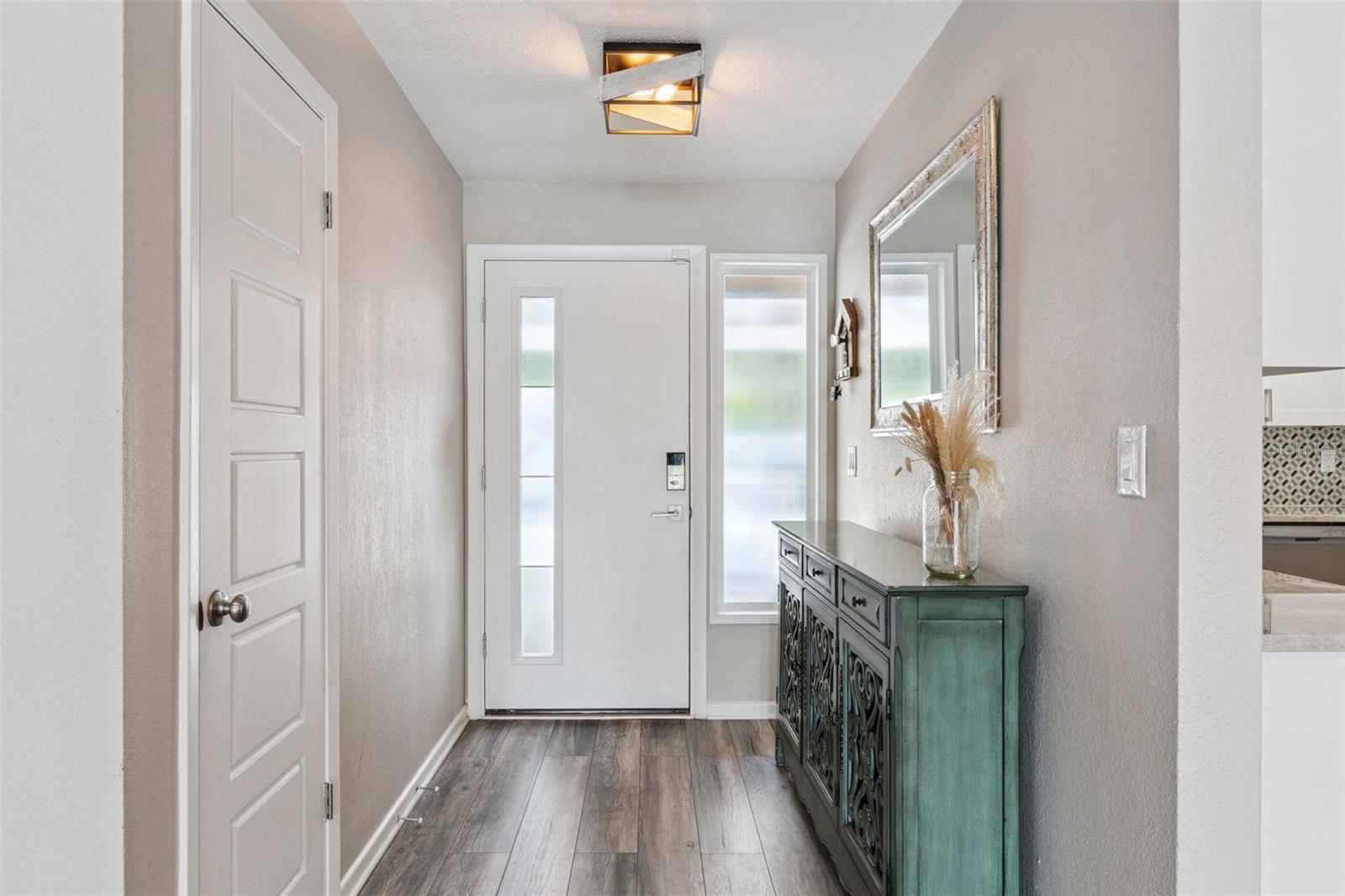 2609 S CRYSTAL Lk Dr ORLANDO, FL 32806